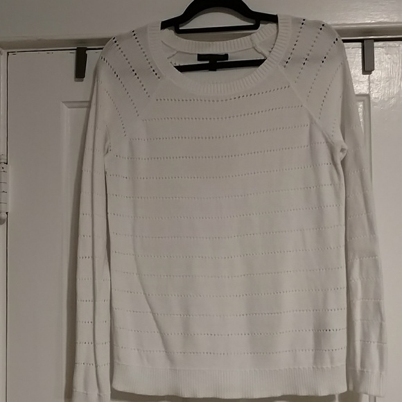 Banana Republic Sweaters - Banana Republic EUC White Cotton Sweater Size M
